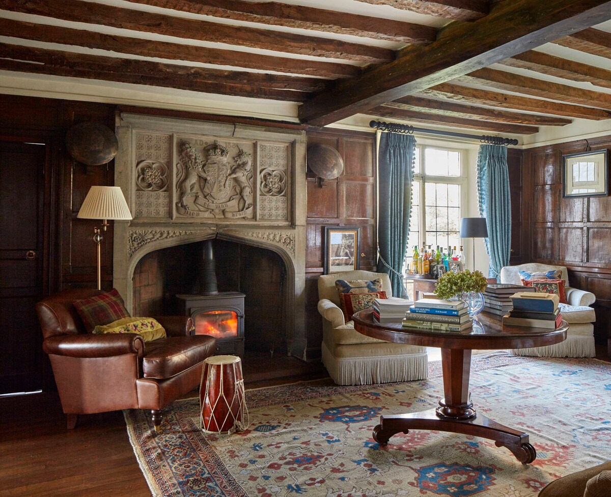 Harlington Manor - The Wainscot Room