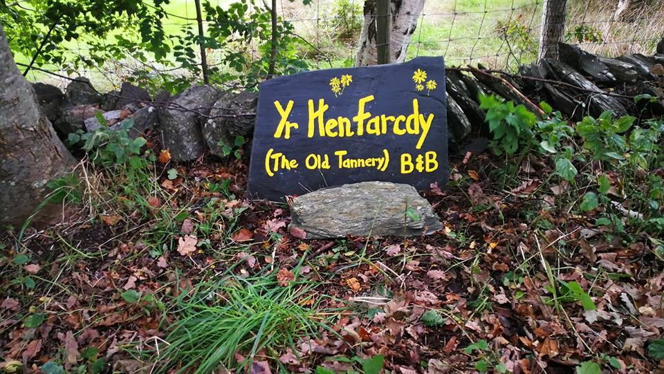 Yr Hen Farcdy B + B (Double and Twin)