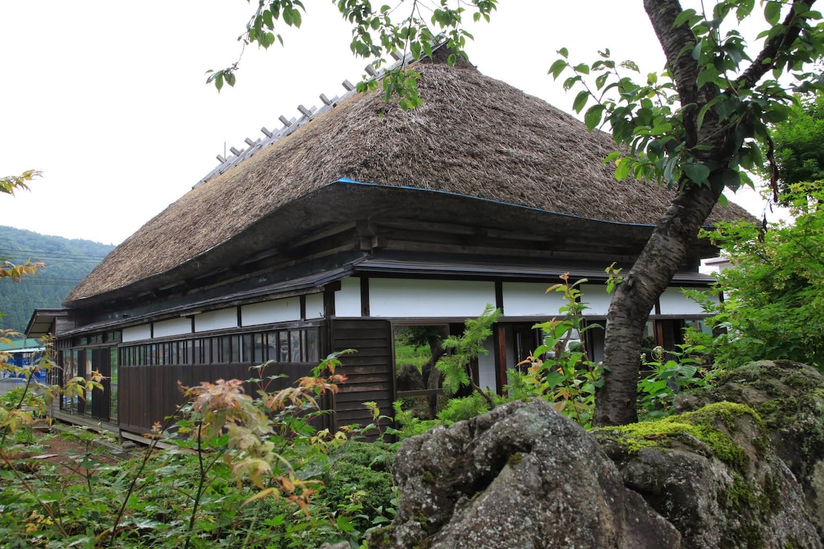 Kayabuki Roof Old House Geshan [含早餐]