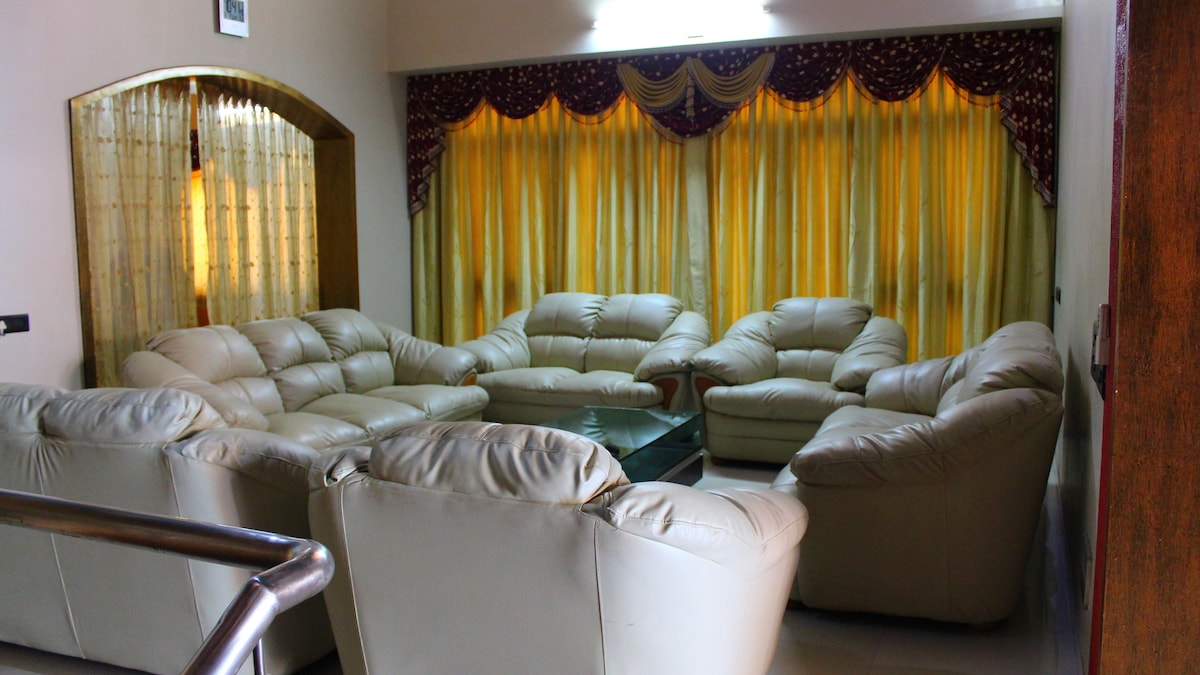 Fully Furnished Bungalow in Posh locality.