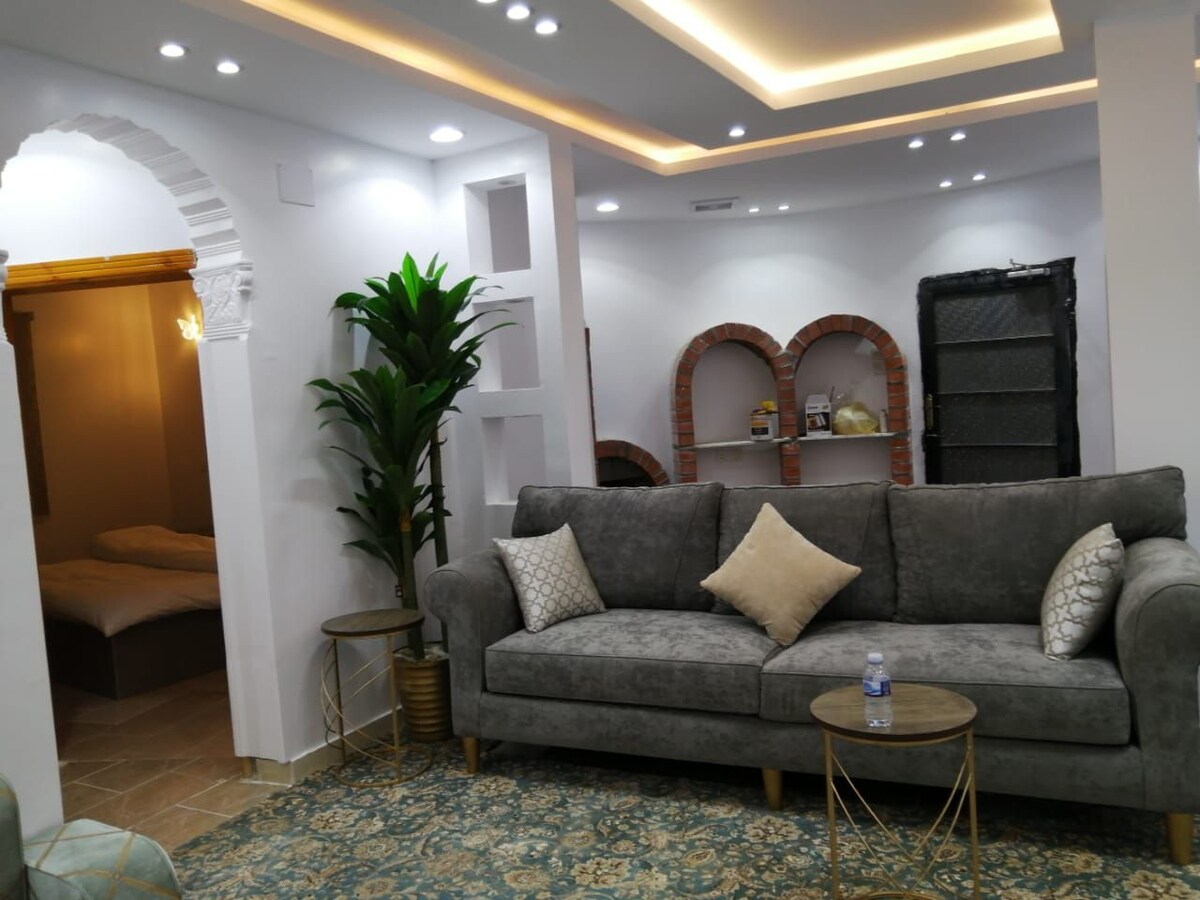 1 bedroom guest house
بيت ضيافة بغرفة نوم وصالة