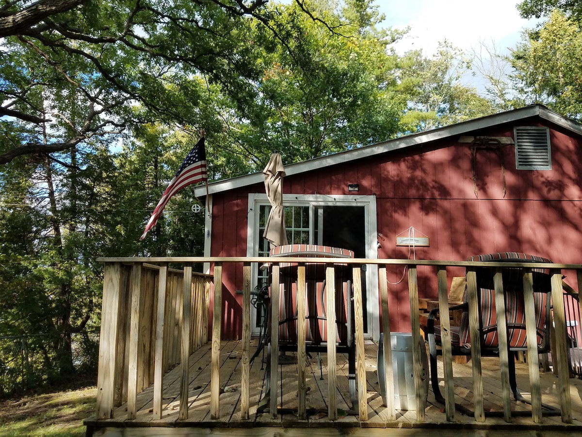 香普兰湖上的温馨小屋