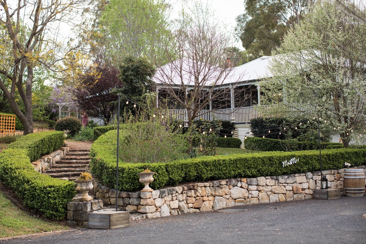 带壁炉的Curraweena House Kurrajong