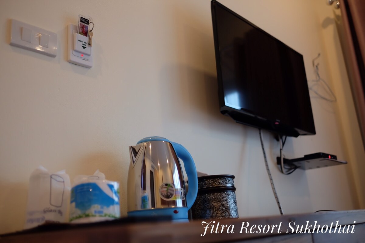 Jitra Resort Sukhothai ，高级三人床客房