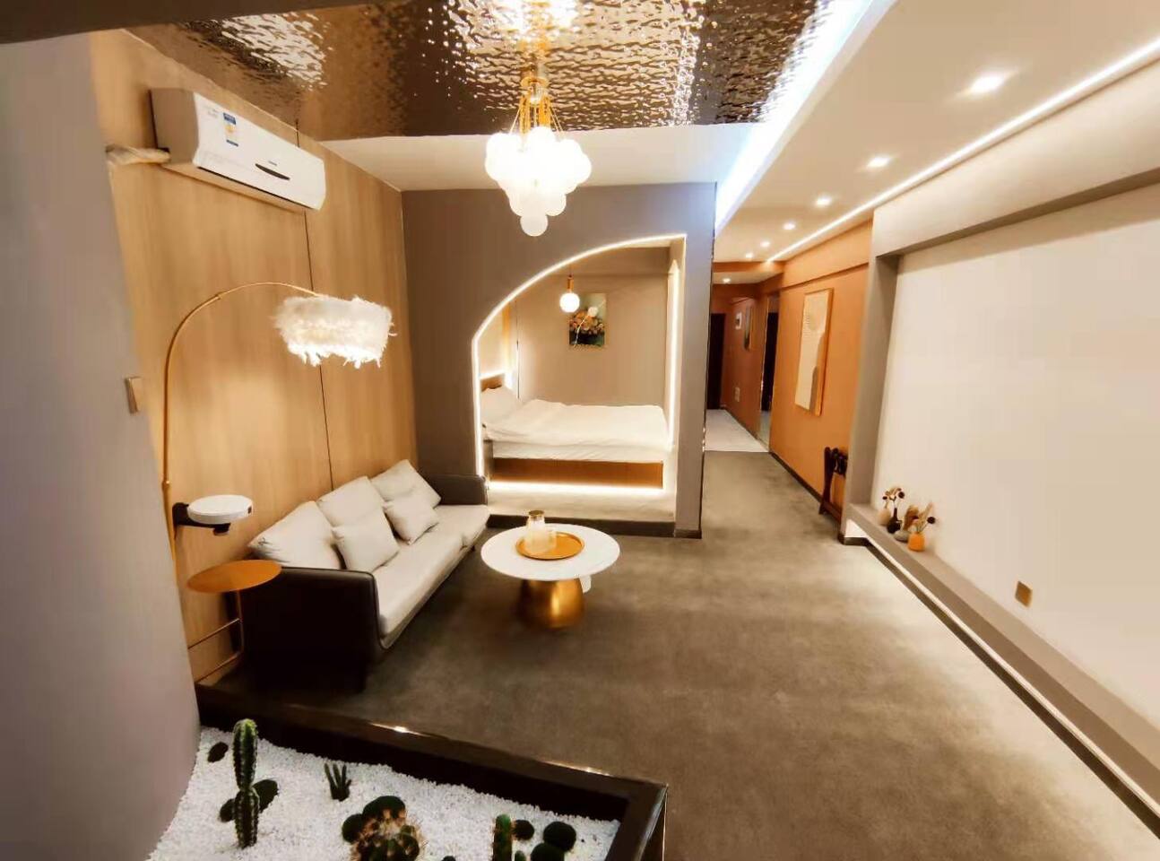 城市中心张掖路步行街旅游打卡集中地 浴缸 星空主题高层轻奢公寓图片1