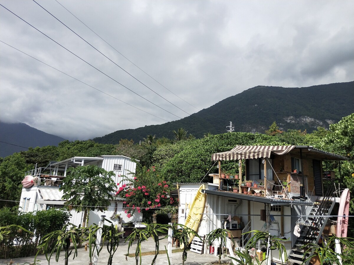 海景四人套房,獨立筒,標準及加大床雙人床，分離式冷暖氣機,專屬露台