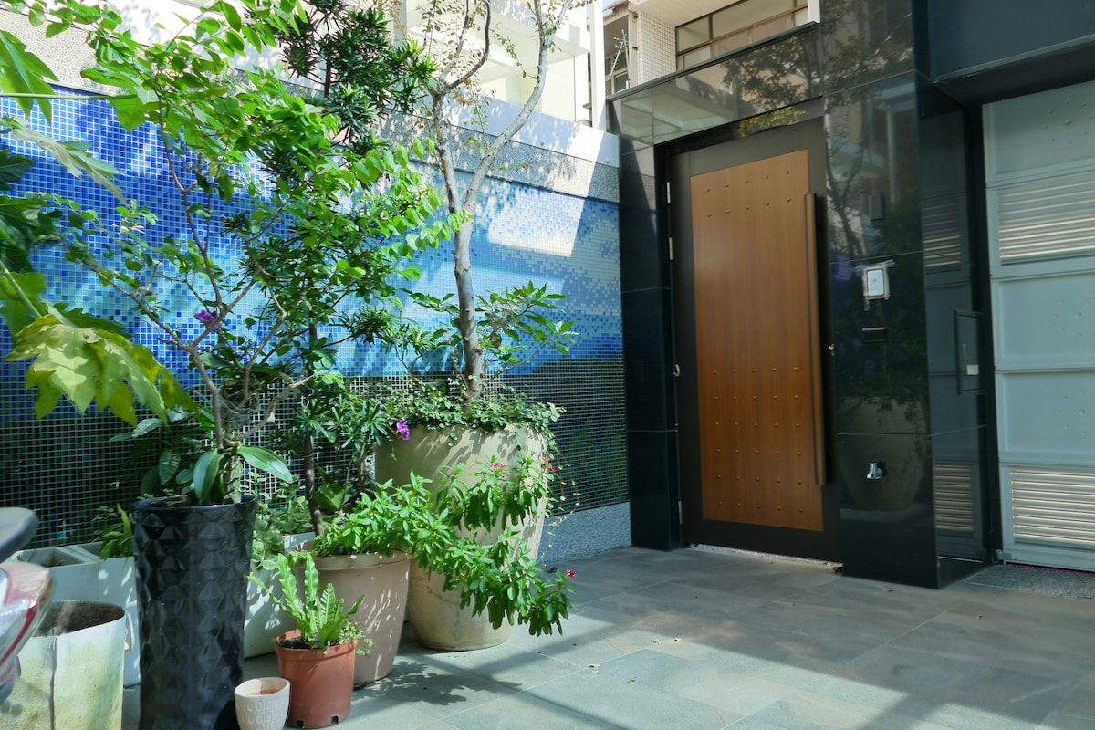 陽光U樂-最舒服的全新電梯綠建築房子！！此生一定要體驗一次！大浴室&後花園-保証讓您身心靈完全放鬆！