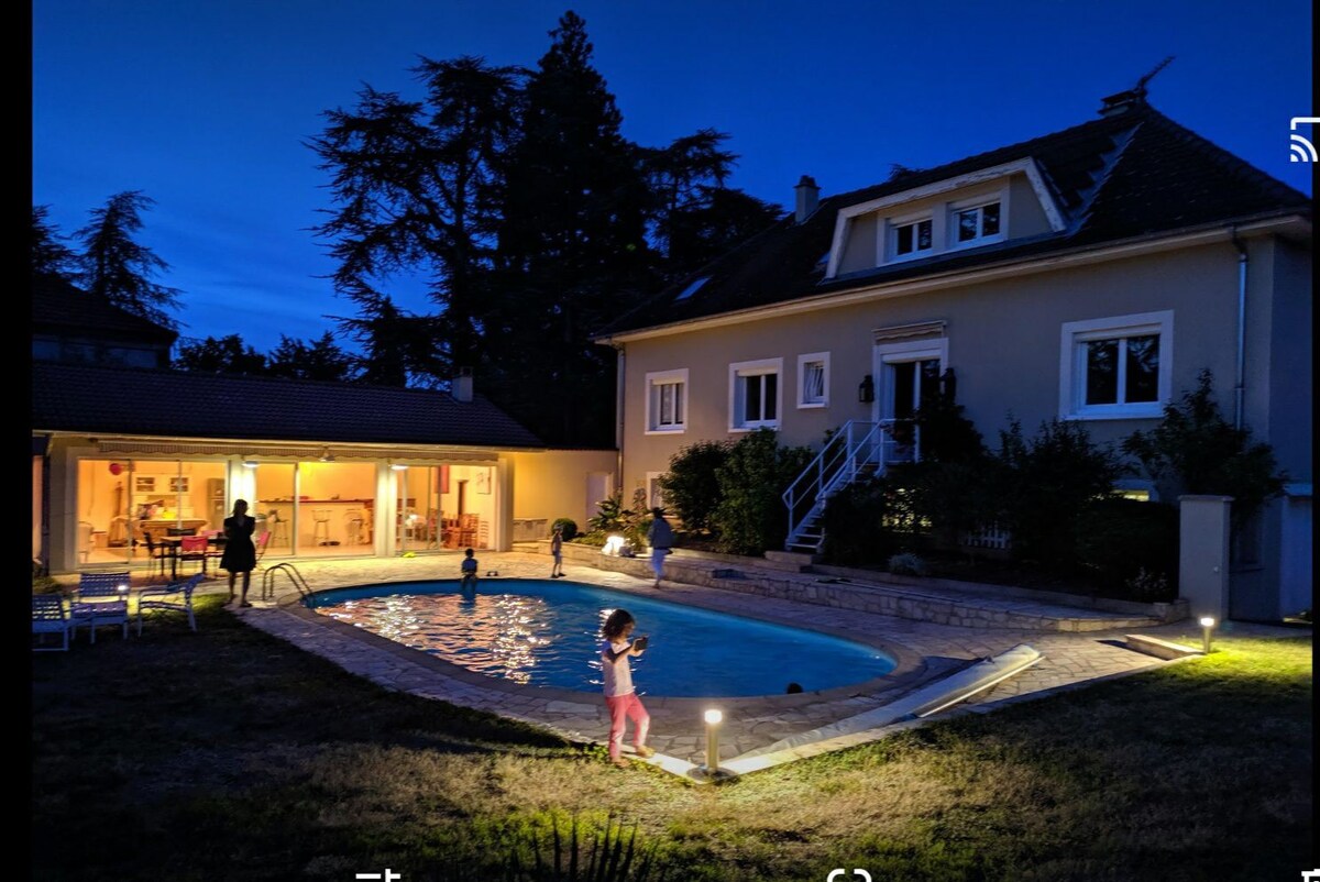 Maison 240+65m2, piscine, spa, sauna, salle sport