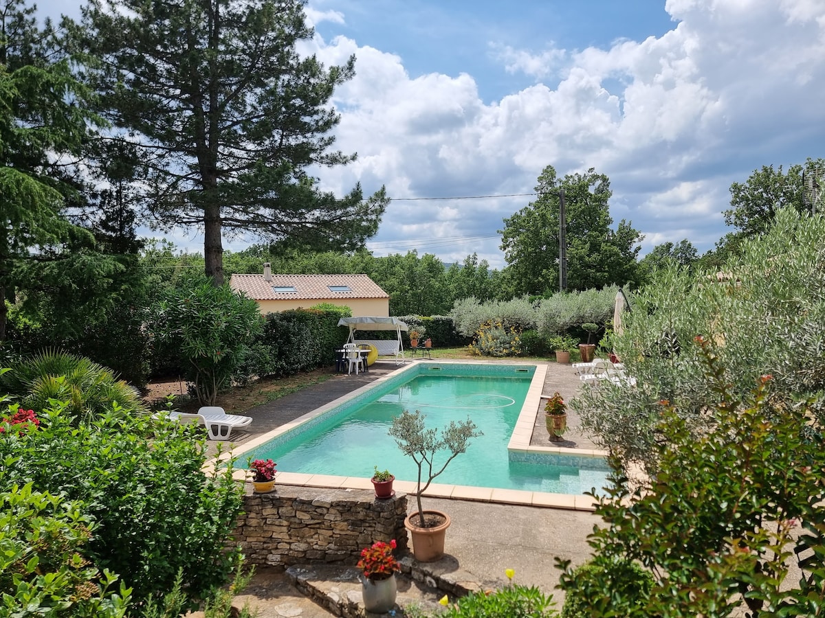 Gîte avec Piscine au cœur de la Vallée de la Cèze