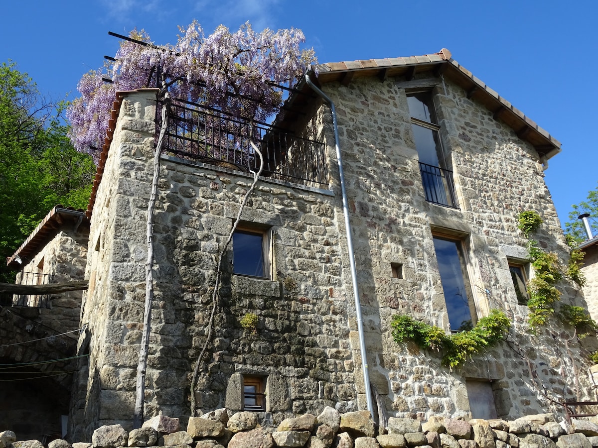 Gîte de Chapelèche "Les Glycines" 4 à 10 personnes