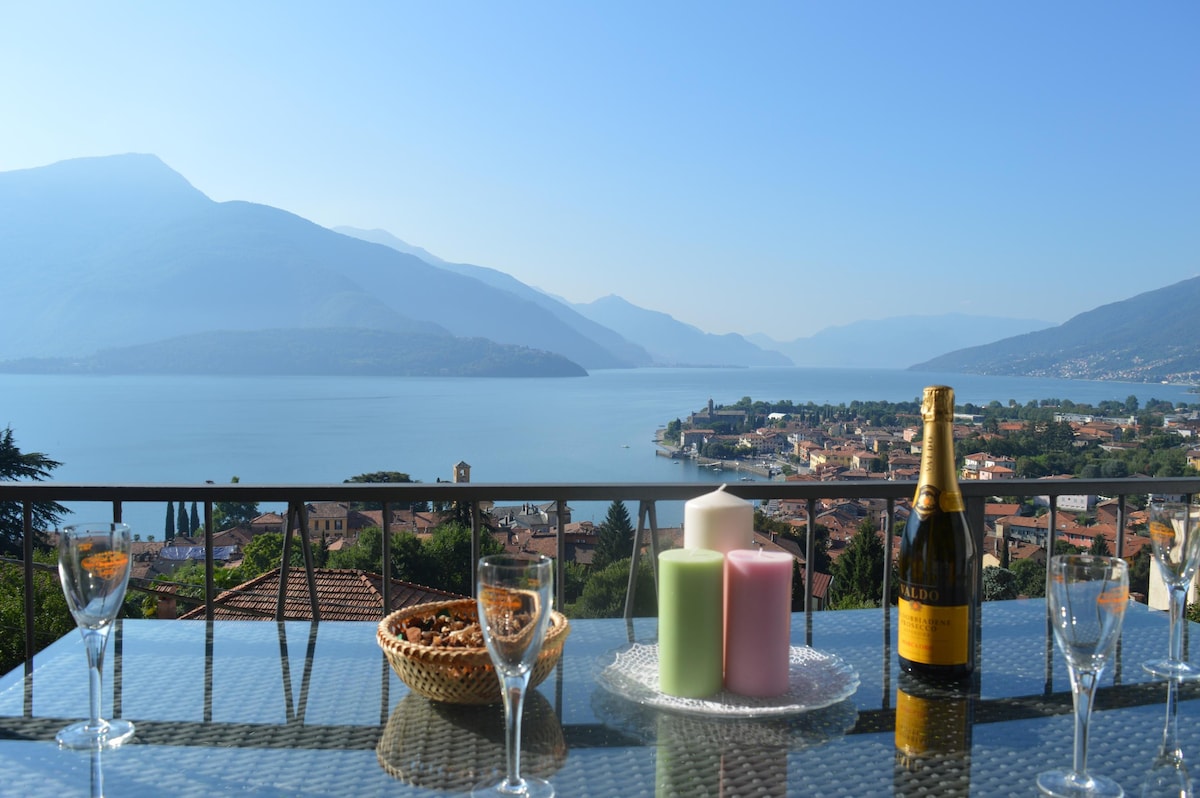 科莫湖（ Lake Como ）带露台的湖景迷人湖景