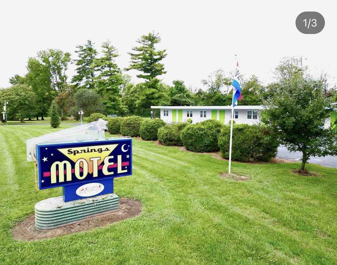 Yellow Springs Motel Suite 1
