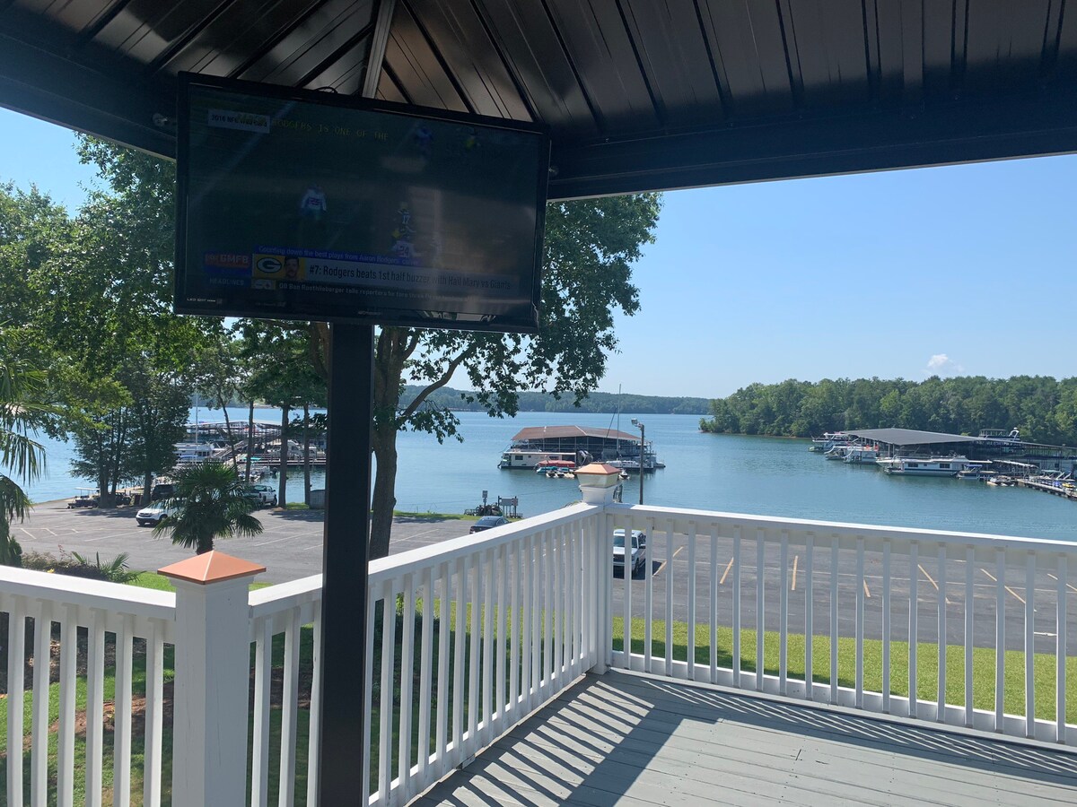 Lakeside 3张加大双人床Portman Marina Overlook