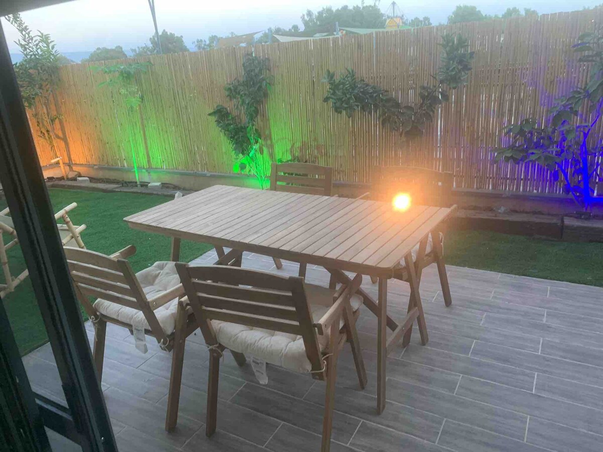 Garden North With built in BBQ