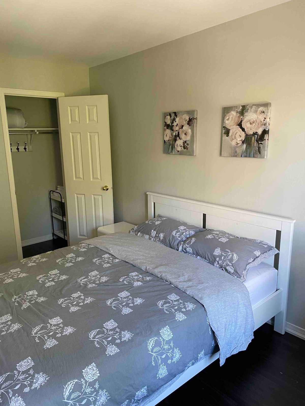 Cozy Modern Bedroom in Markham