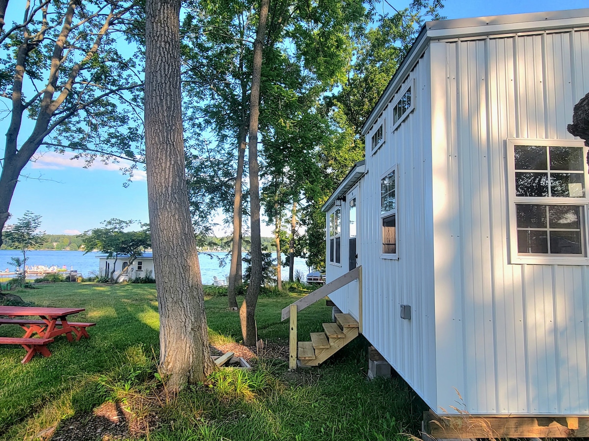 Arch Merrill Lakeside Cabin