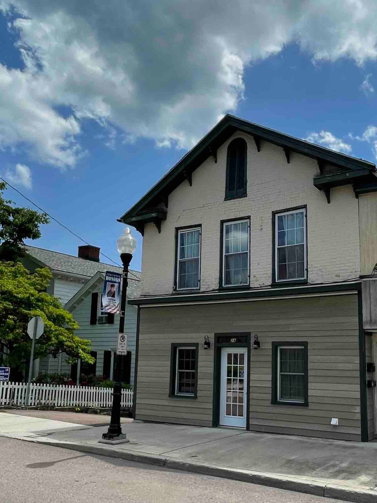 Artist's 1 BR, Surreal n Serene, Historic District