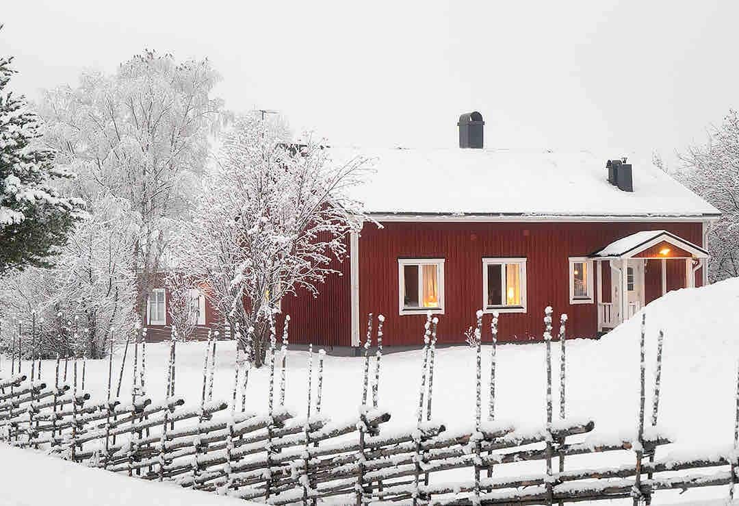 可容纳8位房客的房源– Jukkasjärvi市中心