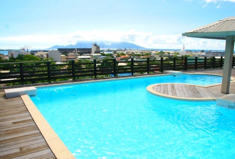 漂亮的单间公寓，帕皮提市中心，景观和游泳池。