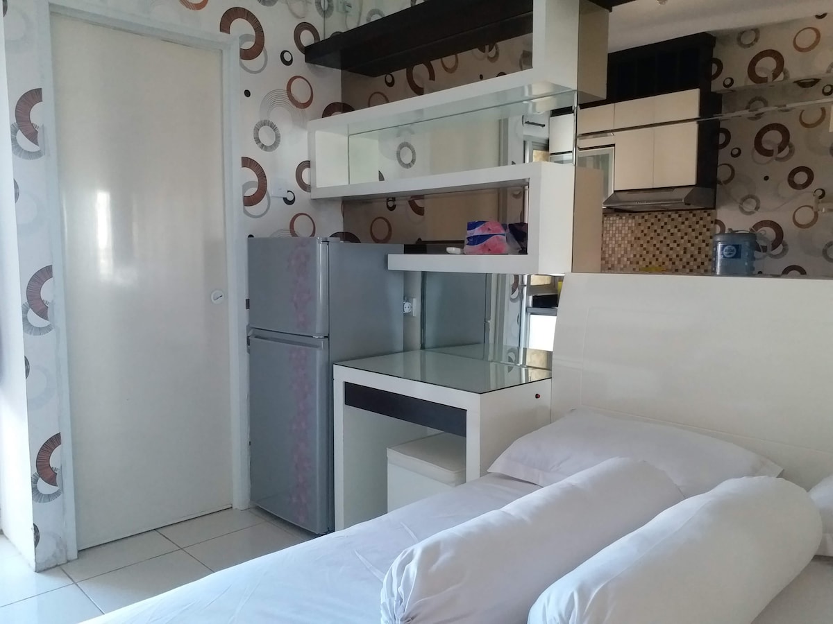 1 nice & complete bedroom in Educity Apartment