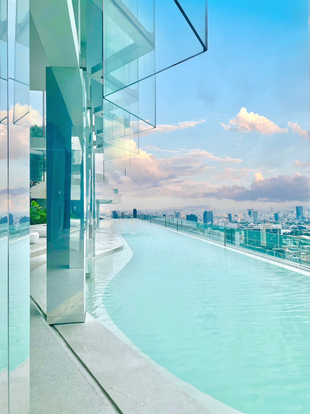 infinity pool asoke rama9 2bed/bathrooms joddfairs