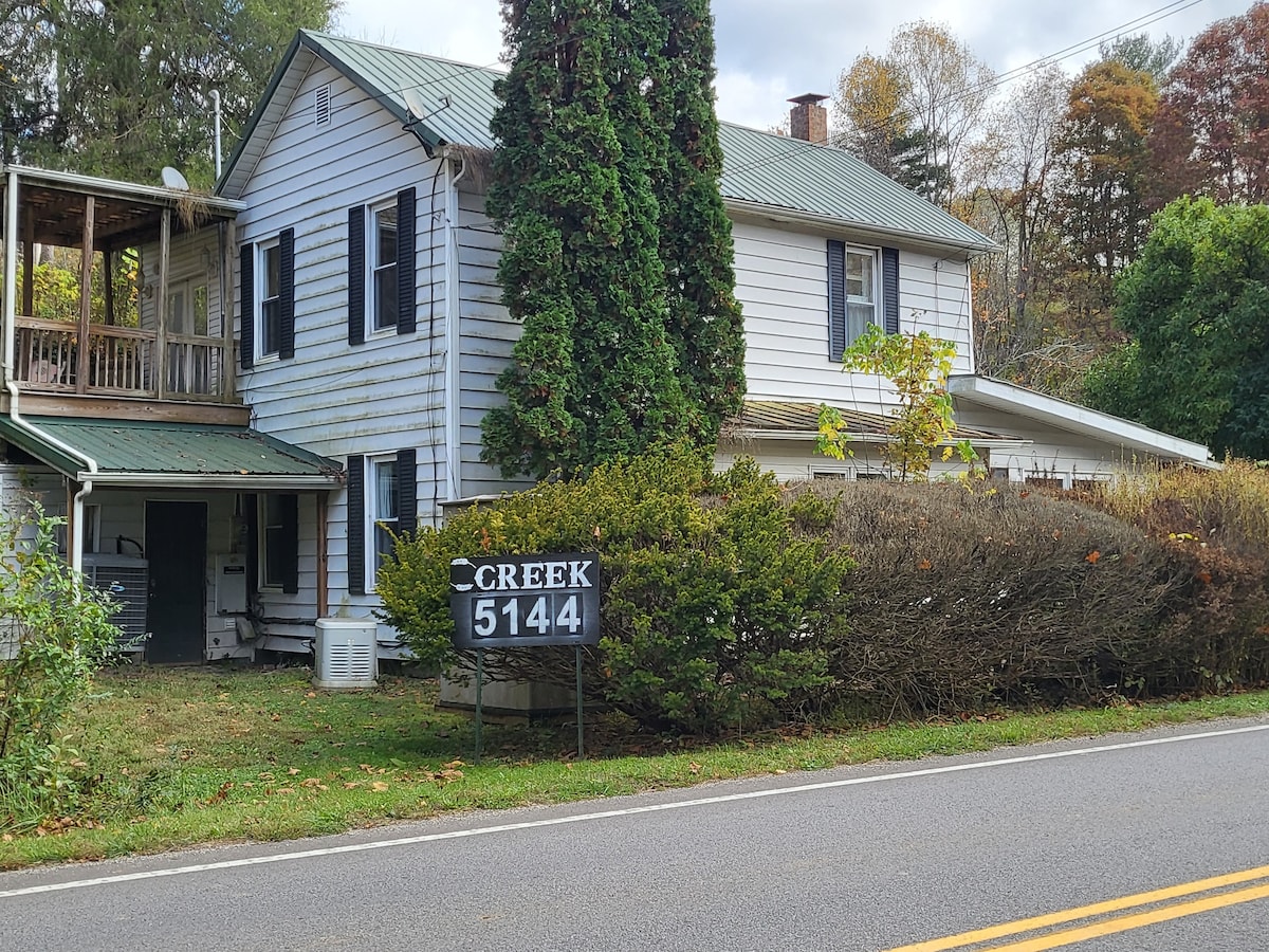 The Creek House ，农场乡村美食。允许携带宠物入住