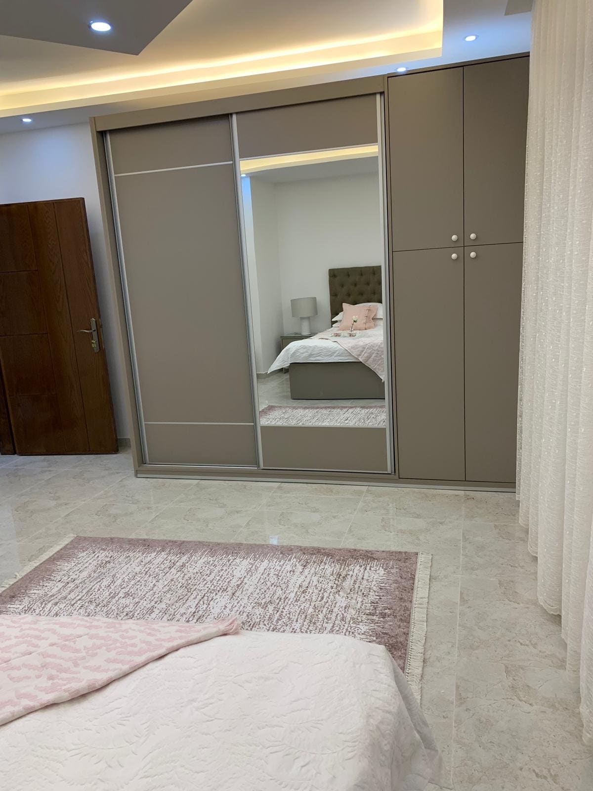 Executive one bedroom apartment Jabal El Webdah