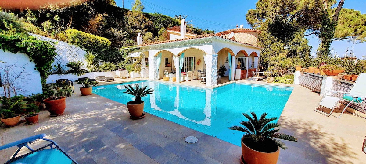 Villa avec superbe piscine, à 90 km de Perpignan