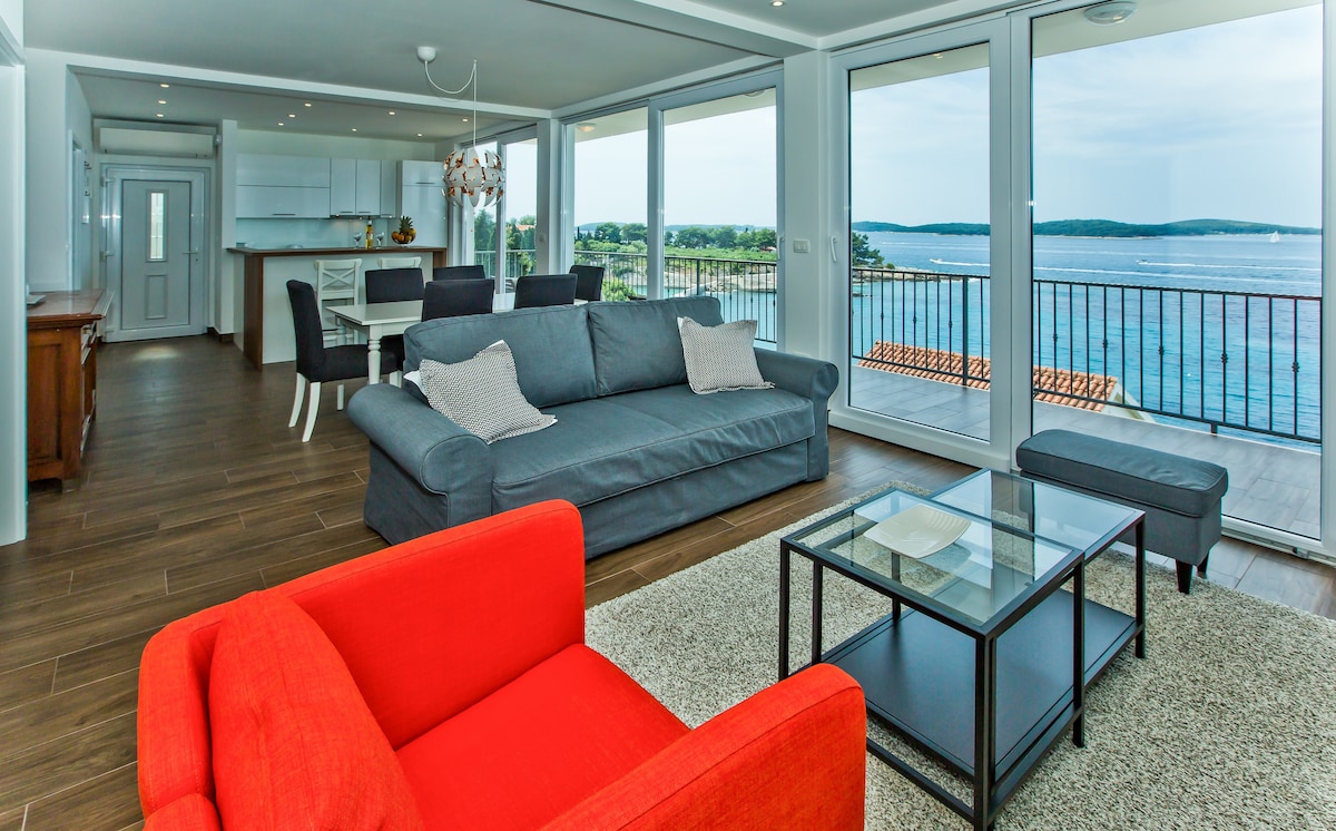 Beach house Dea top floor luxury apartment