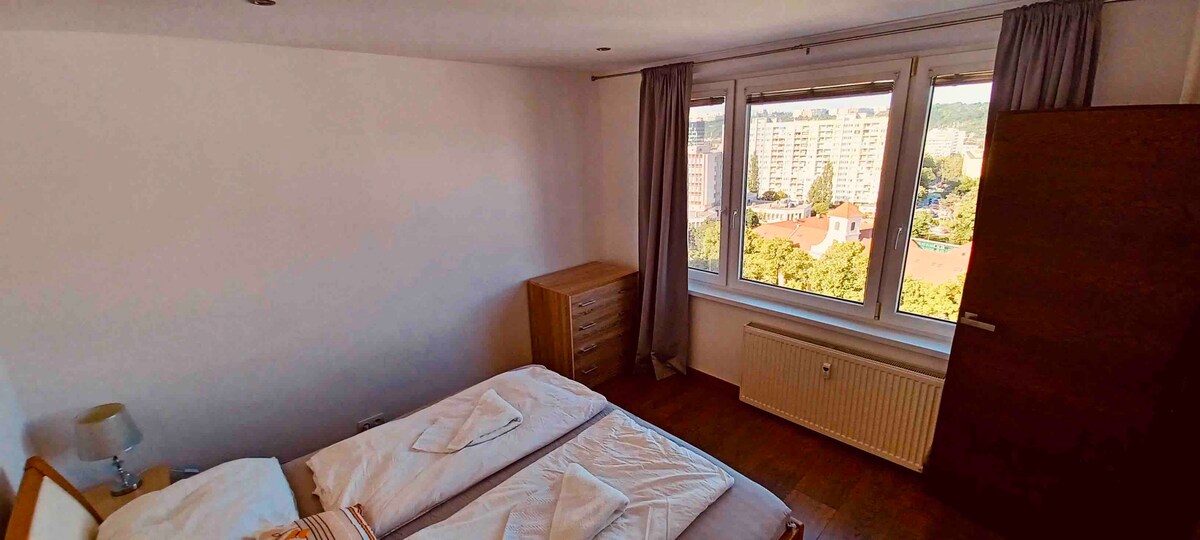 Moderný apartmán 300m od Auparku