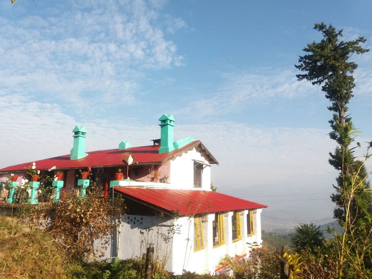Homestay In Kausani With Himalayan View
