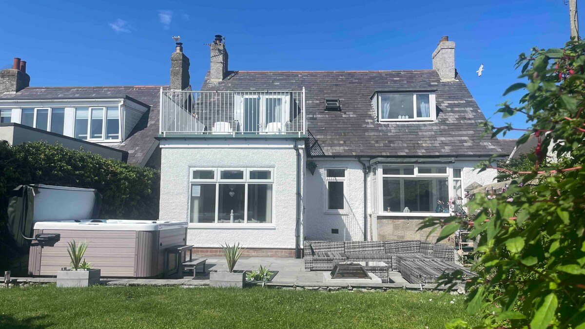 Ivy Cottage Seahouses Seaside Hot Tub Retreat