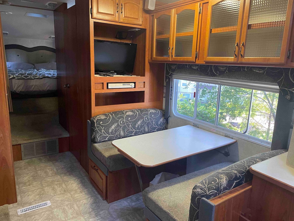 Spacious Camper w/ water view & beach access