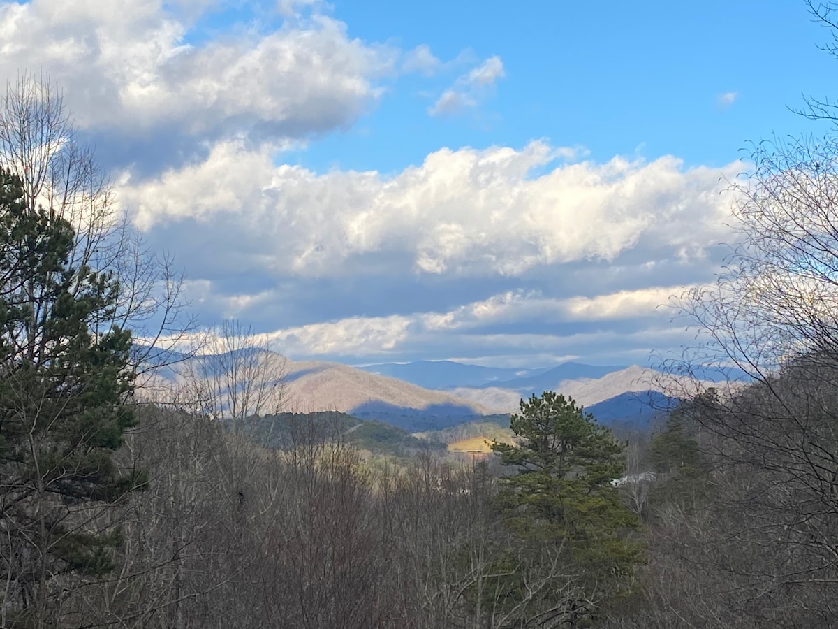 在大烟山（ Great Smoky Mountains ）欣赏壮丽景色，放松身心