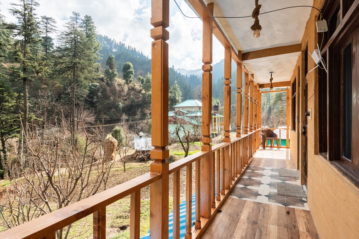 the Himalayan cottage jibhi