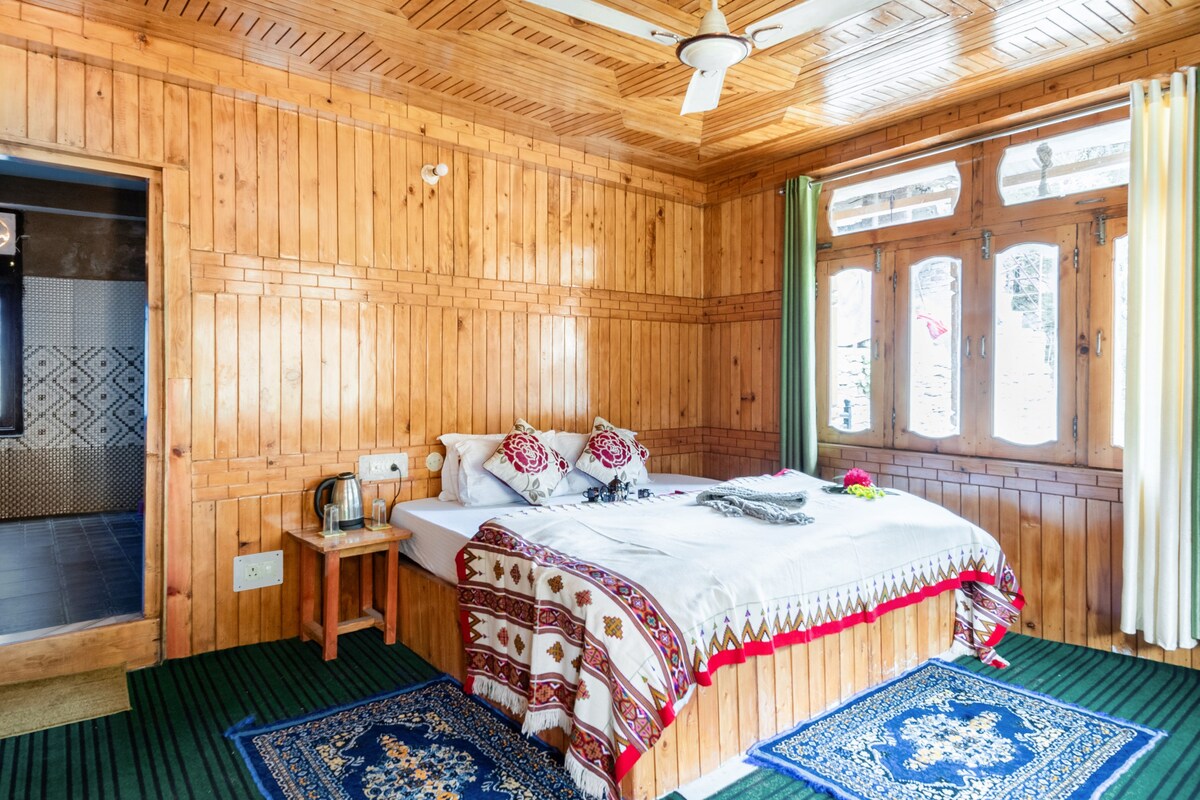 the Himalayan cottage jibhi