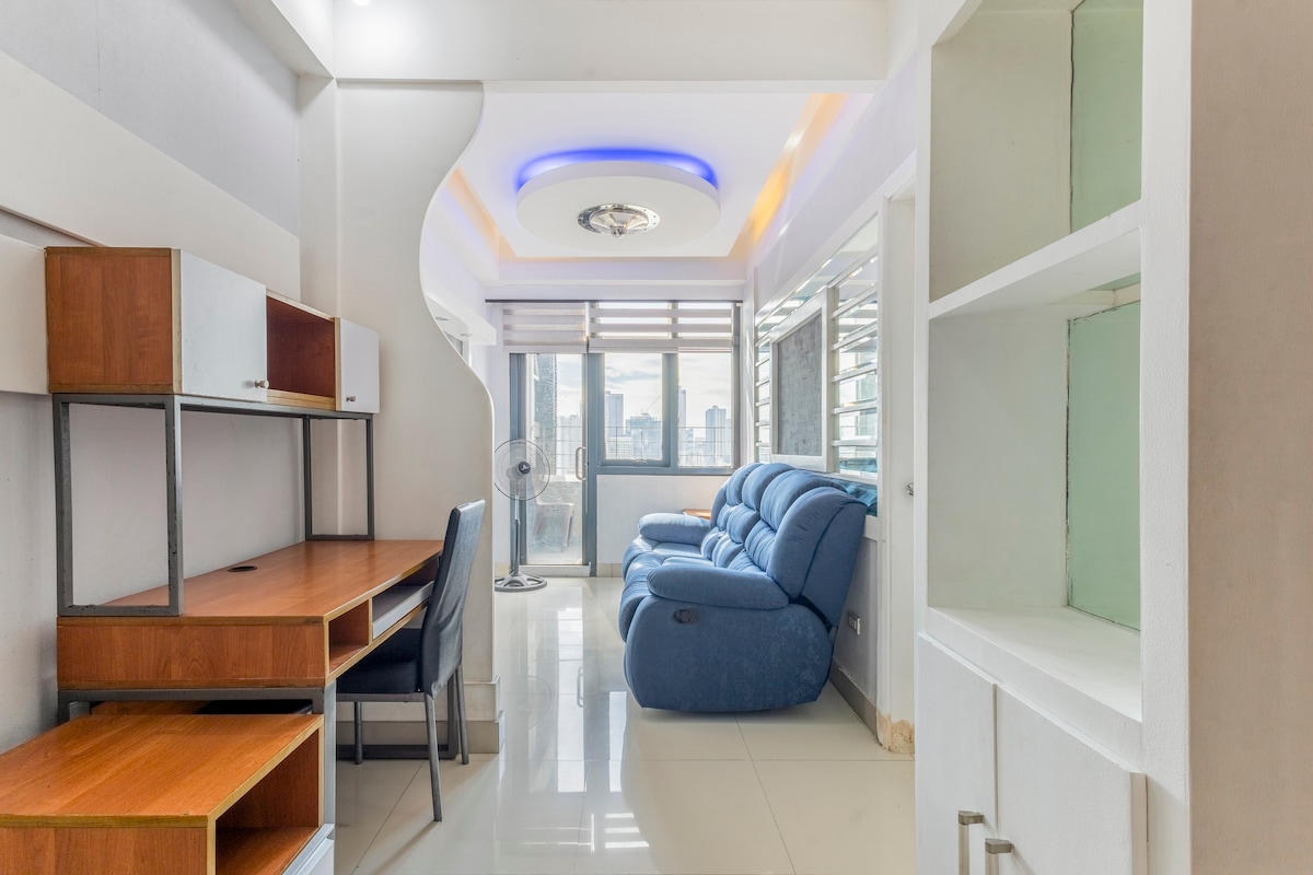 UST Penthouse 1 BR Condo