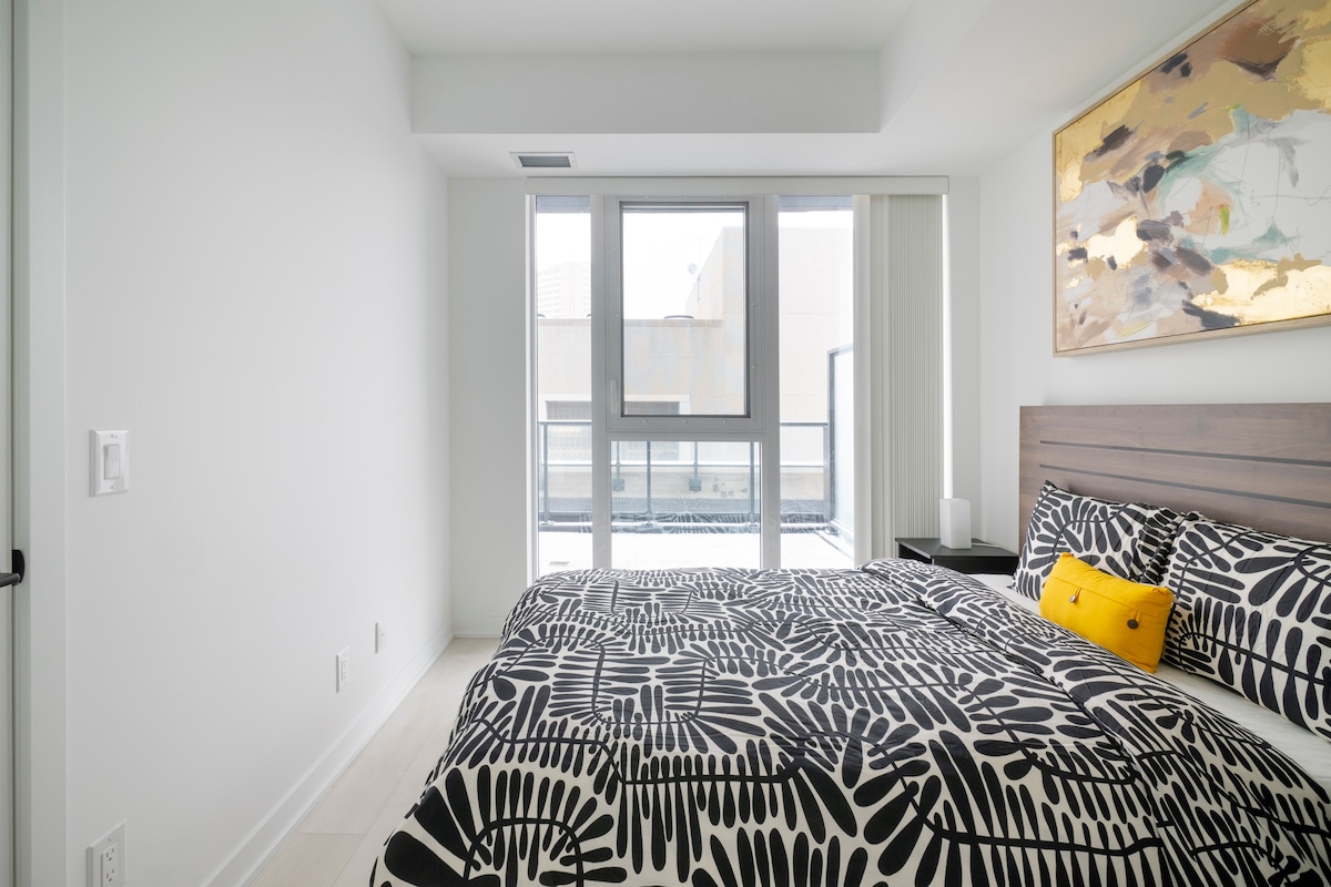 The Condo : Luxury One Bedroom in Toronto