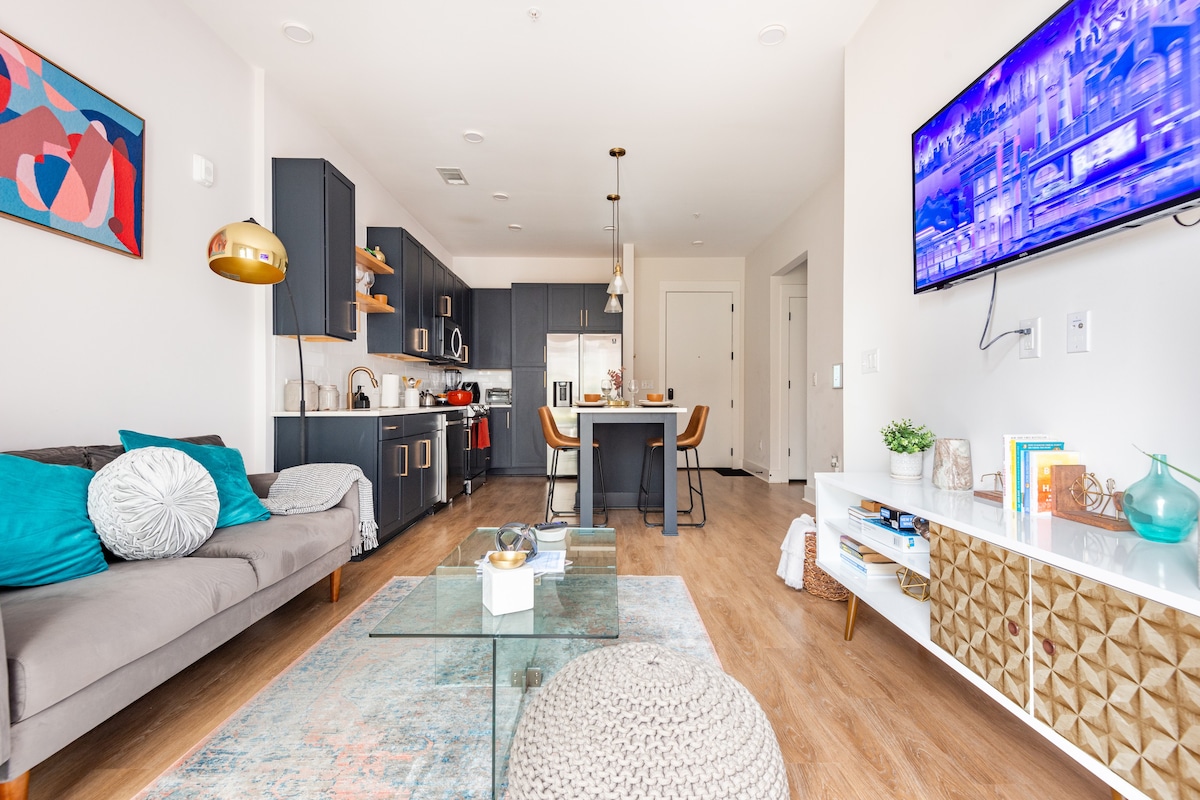 Trendy Apt in Lower South End | Free Parking