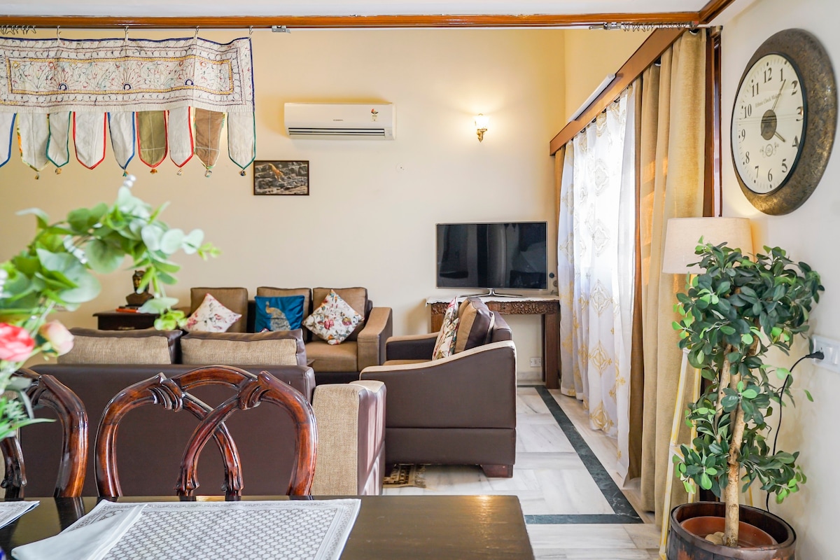 Luxe 3BHK Apartment w/ Balcony | Near Birla Temple