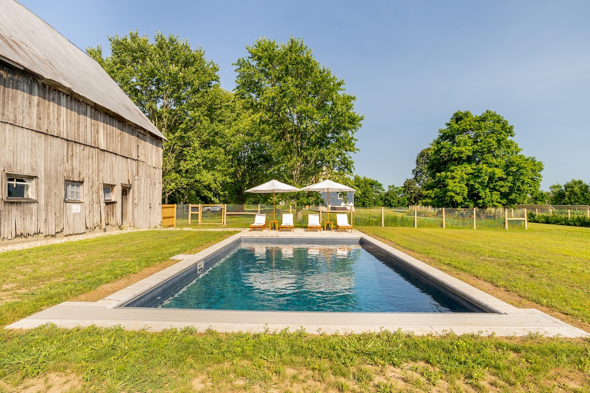 农舍，景观优美，有热水浴缸和温水泳池