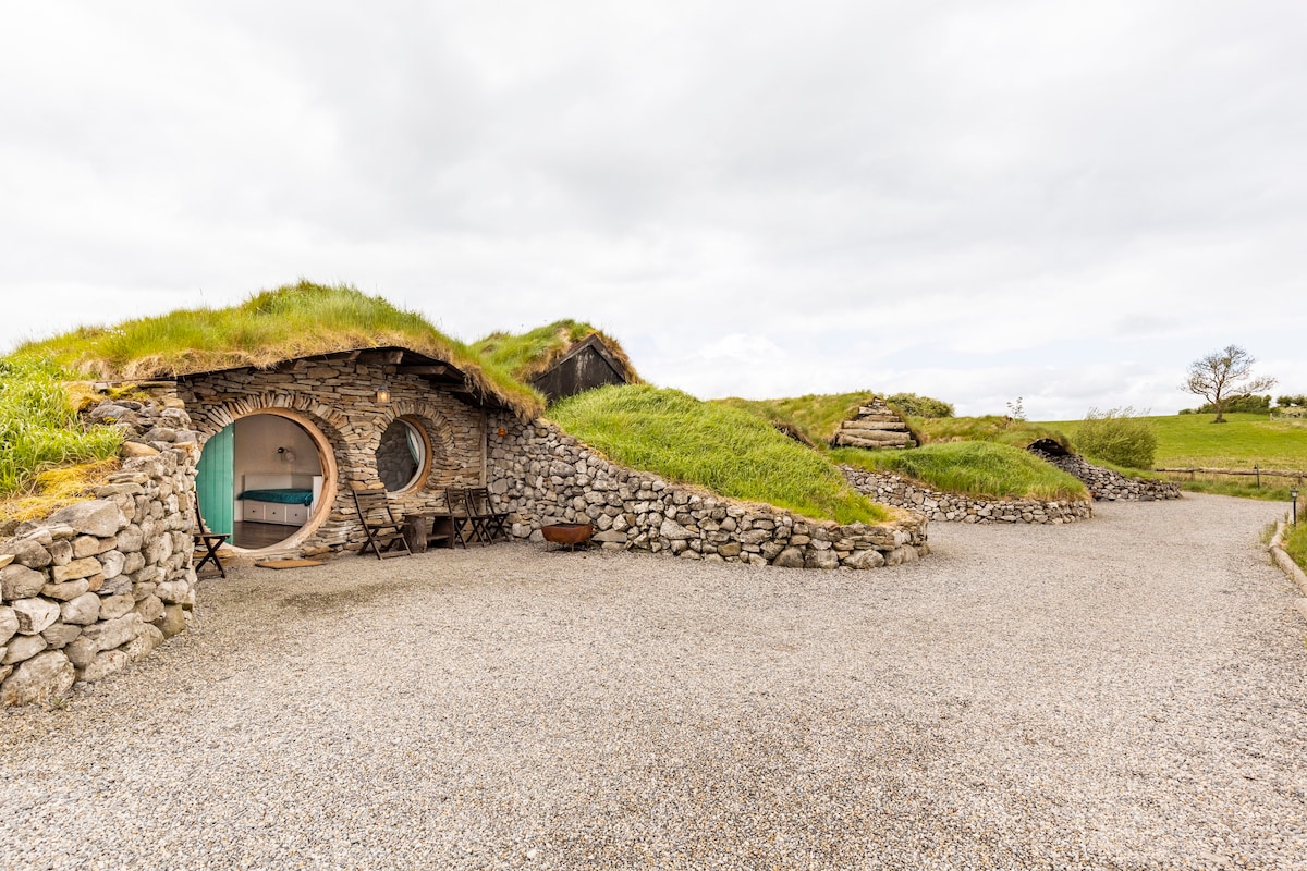 Mayo Glamping - Roisin Bui (Hobbit Hut)