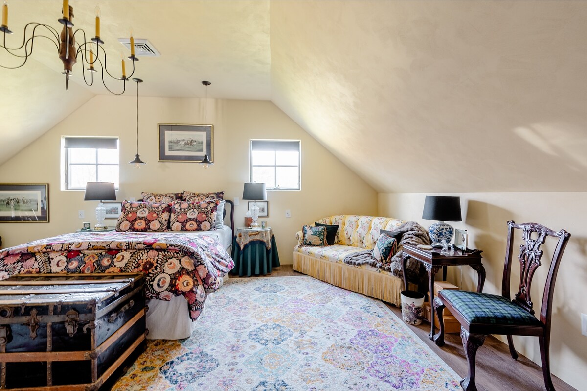 The Loft at the Historic Benjamin Ten Broeck House