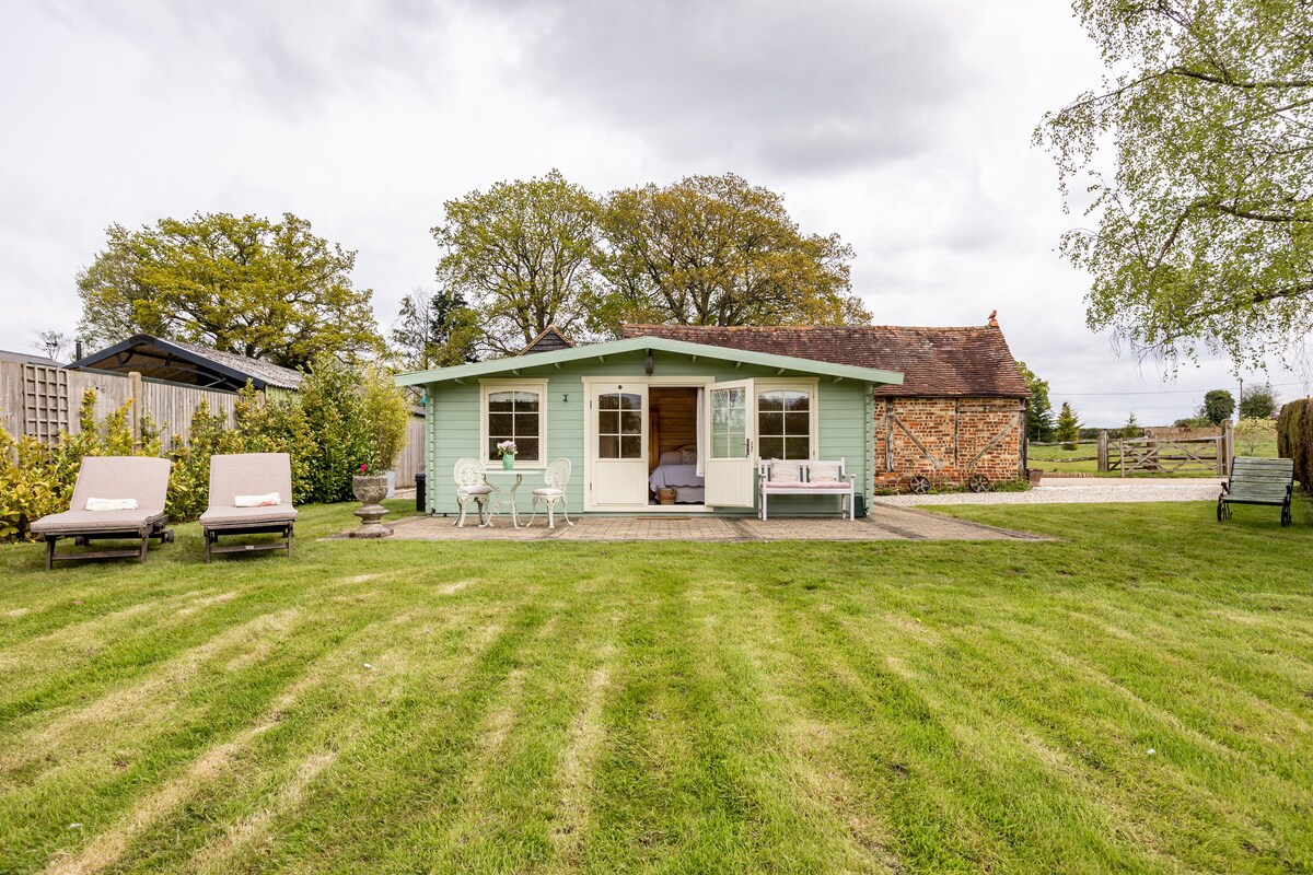 The Cabin at Church Farm Horsham。