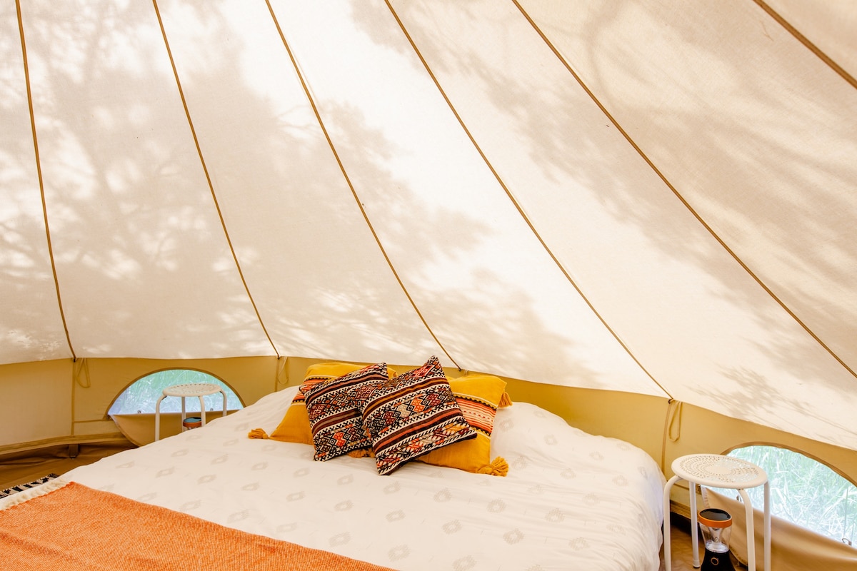 Creekside Glamping at Old Gem Farm