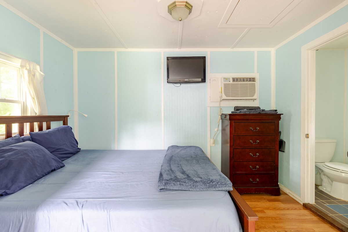 South Oak Cliff Tiny Guest House