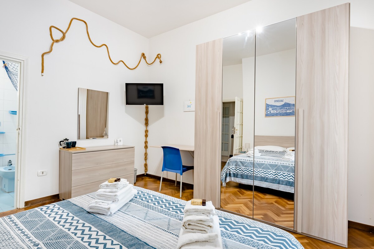 B&B Feel Salerno "Room Masuccio"