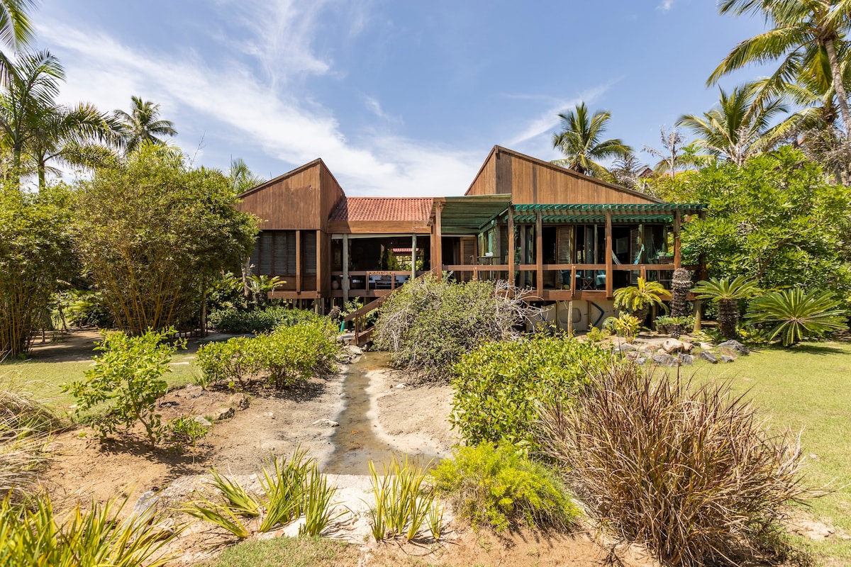 Casa del Rio-Beachfront Villa, El Portillo, Samaná