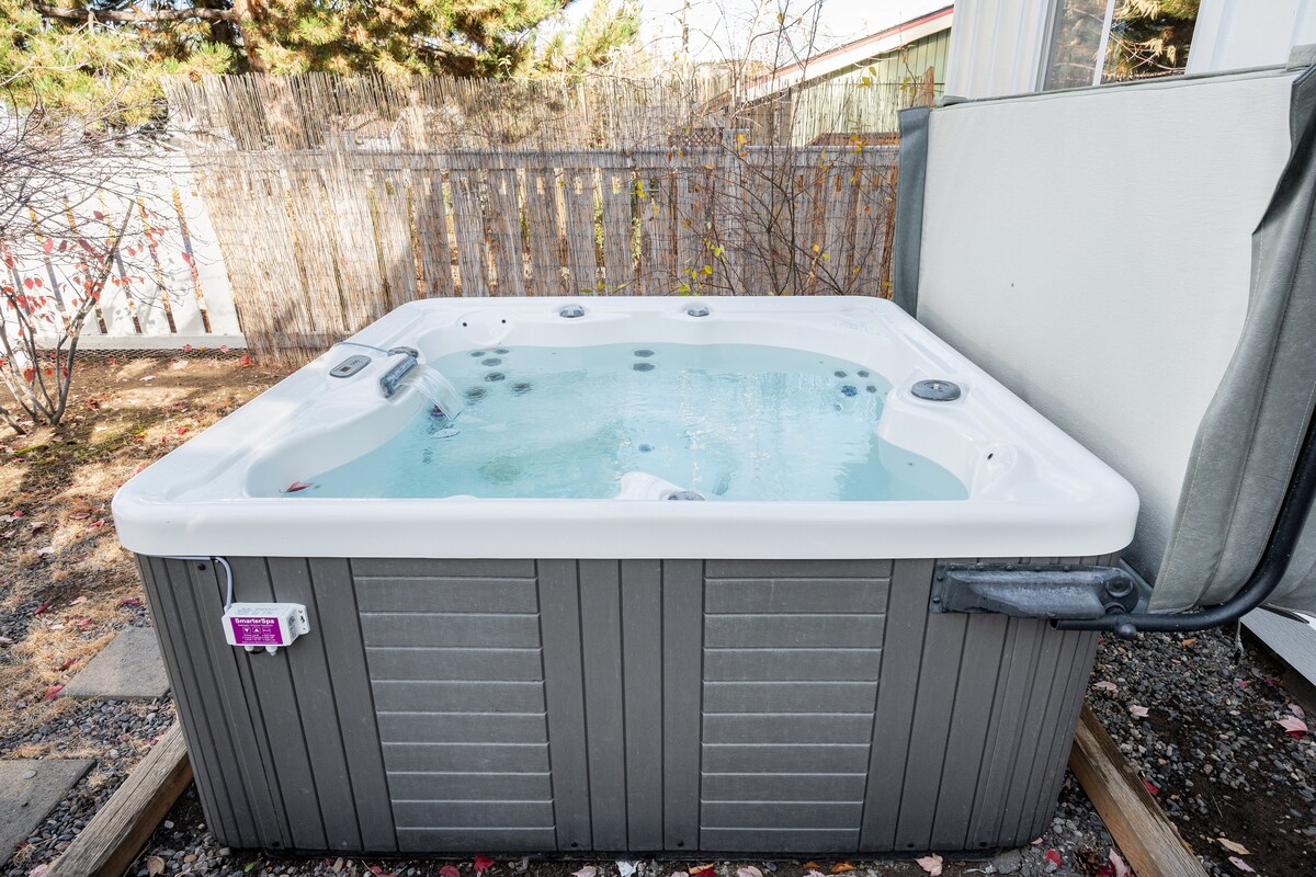 分支和Thistle -在带热水浴缸的Mod Abode休息和放松