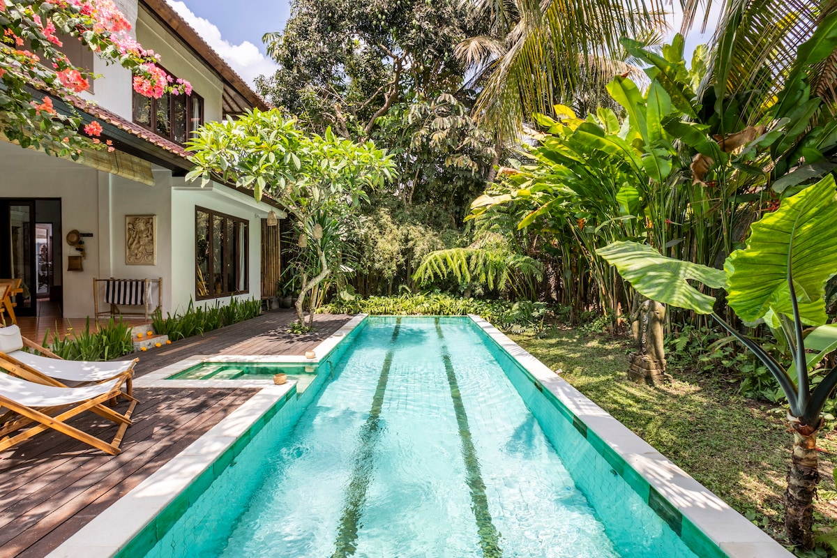 私人别墅， Pondok Catu ， 12米泳池，空调，无线网络